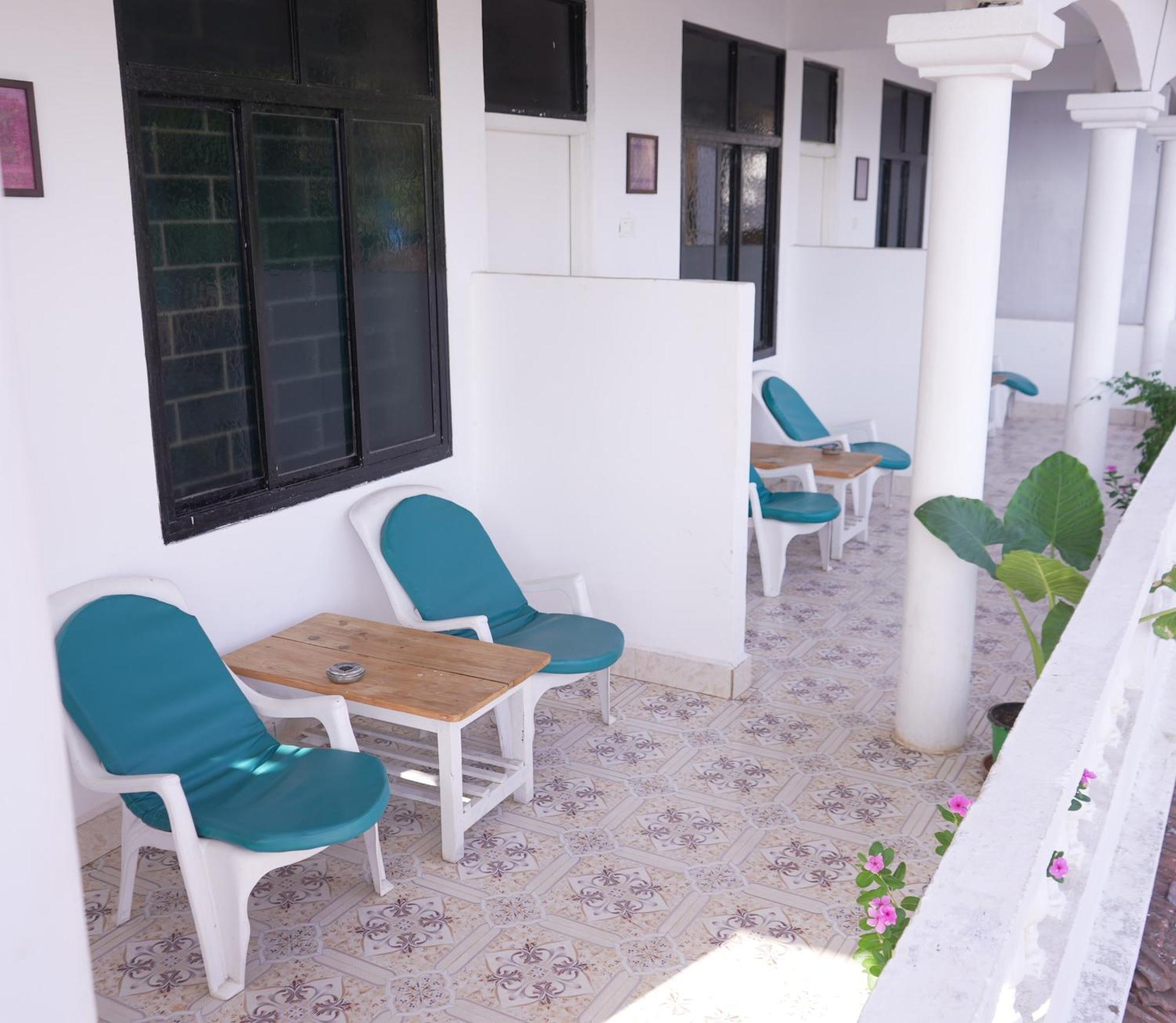 ארמבול This Is It Beachfront - Rooms, Cafe & Events מראה חיצוני תמונה